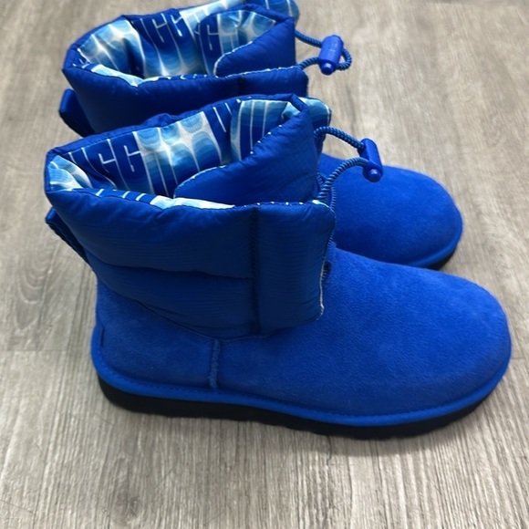 UGG® Classic Maxi Women's NWOB as is - Picture 8 of 9